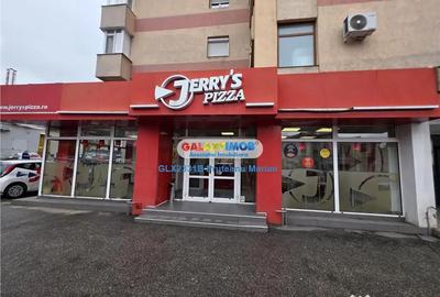 Spațiu comercial, de 128 mp, în Central - 8