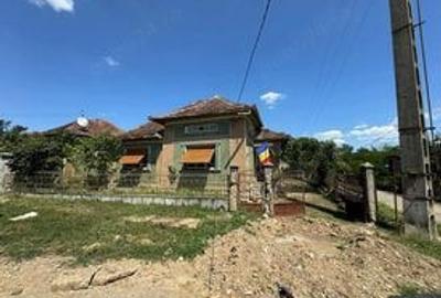 Casă cu 4 camere cu Teren 700 Mp în Hodișa - 1