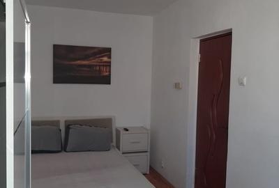 Apartament cu 3 camere semidecomandat, mobilat în Gorjului - 2