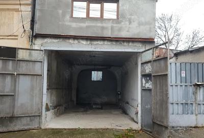 Spațiu comercial, de 60 mp, în Central - 3