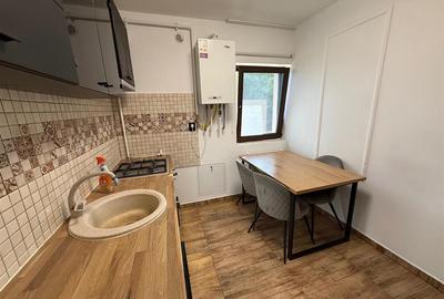 Apartament cu 2 camere decomandat în Nicolina