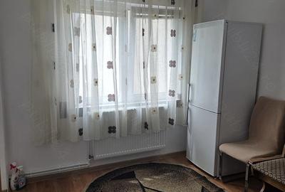 Apartament cu 3 camere semidecomandat în Central - 2