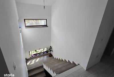 Casă cu 4 camere cu Teren 500 Mp în Breazu