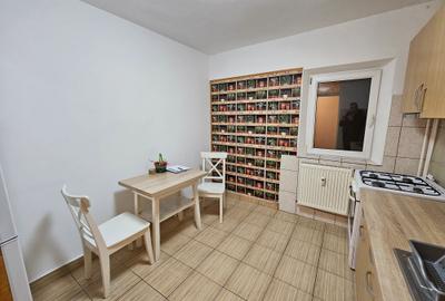 Apartament cu 3 camere decomandat, mobilat în Apusului - 2