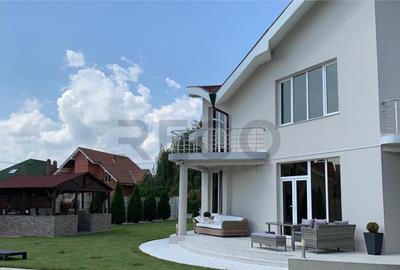 Vila de lux in Sanmartin, Beverly Hills - 3