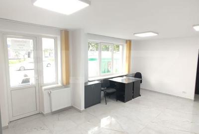 Spațiu comercial, de 46 mp, în Central - 3
