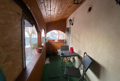 Casă individuală cu 8 camere cu Canalizare în Giulești - 11