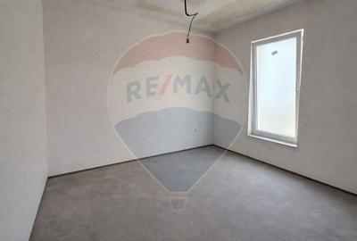 Casă cu 4 camere cu Teren 331 Mp în Crevedia - 7