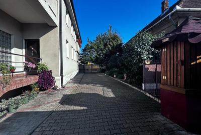 Casă cu 5 camere cu Teren 610 Mp în Florești