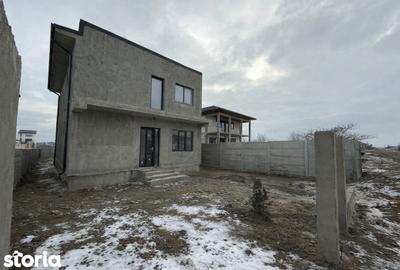 Casă cu 5 camere cu Teren 311 Mp în Central - 2