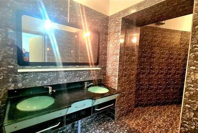 Spațiu comercial, de 222 mp, în Central - 8