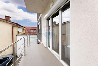 Apartament cu 2 camere de inchiriat in zona Micalaca - 12