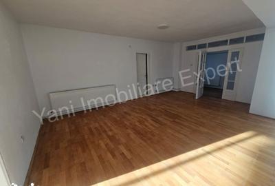 Casă cu 8 camere cu Teren 1500 Mp în Central - 11