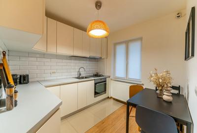 Apartament 2 camere de inchiriat, centrala, etaj 3 - Revolutiei - 3