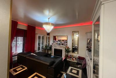 Vanzare Apartament cu 3 Cam | Mobilat / Utilat LUX - 2 Bai | 2 Loc Parcare | Box - 3