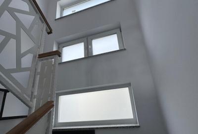 Casă cu 4 camere cu Teren 250 Mp în Est