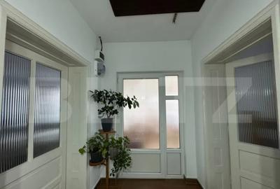 Casă cu 5 camere cu Teren 250 Mp în Central - 10