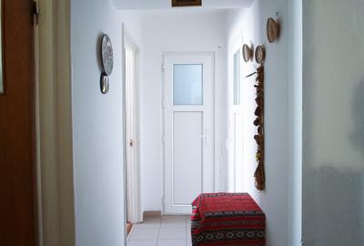 Apartament cu 2 camere decomandat, mobilat în Apărătorii Patriei - 11