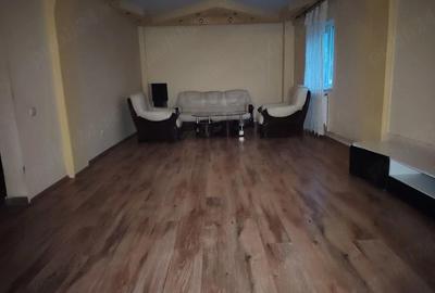 Casă cu 5 camere cu Teren 284 Mp în Central - 8