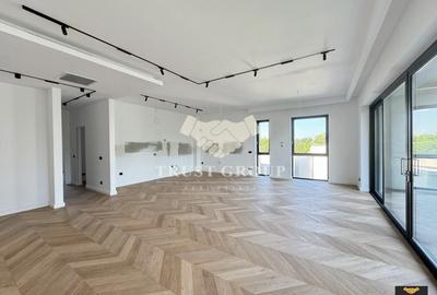 Apartament cu 4 camere semidecomandat în Eminescu