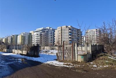 Teren Construcții intravilan de 376 mp, în Tractorul