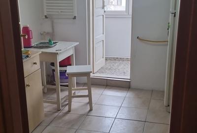 Apartament cu 2 camere decomandat în Crângași - 10