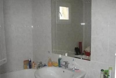 Vanzare Apartament 3 Camere Semidecomandat Aparatorii Patriei - 3