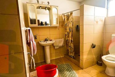 Casă cu 3 camere cu Teren 700 Mp în Central - 6