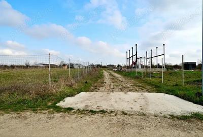 VANZARE TEREN 2000 mp 50euro mp intravilan utilitati in Izvorani la 140 metri de Delta SNAGOV - 1