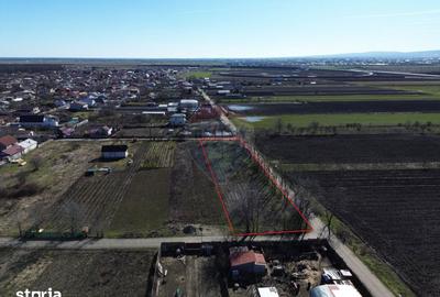 Teren de 2300 mp, în Vânători - 2