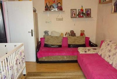 Vand apartament 2 camere decomandat in Deva, zona Micro 15, etaj 5, BECI + PARCARE Vand apartament 2 camere decomandat in Deva, zona Micro 15, etaj 5, BECI + PARCARE - 2