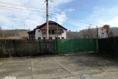 Casă cu 4 camere în Poiana - 4