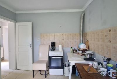 Casă cu 3 camere cu Teren 435 Mp în Central - 2