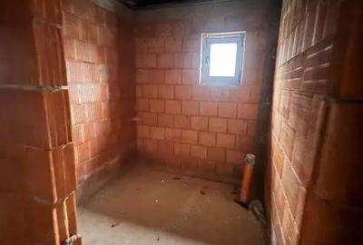 Casă cu Teren 450 Mp în Satu Nou de Jos - 2