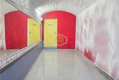 Spațiu comercial, de 99 mp, în Central - 4