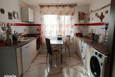 Casă cu 8 camere cu Teren 500 Mp în Cazasu - 13
