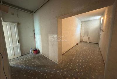 Spațiu comercial, de 78 mp, în Central - 3