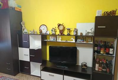 Vand apartament 2 camere