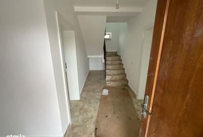 Casă cu 4 camere semidecomandat cu Teren 400 Mp în Miroslava - 10