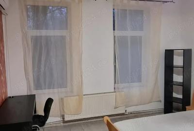 Inchiriez Apartament 3 camere, 74 mp, etaj 1, Pia?a Unirii - 2