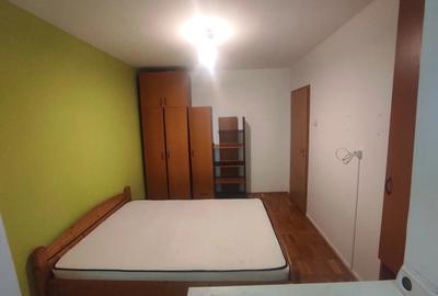 Proprietar ,ofer spre inchiriere apartament nedecomandat cu 2 camere la etajul 2 - 2
