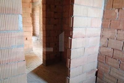 Duplex la rosu, parter - 2 unitati in Bod, langa Centrul Maria - 13