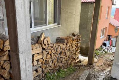 Casă cu 10 camere cu Teren 125 Mp în Lupeni - 7