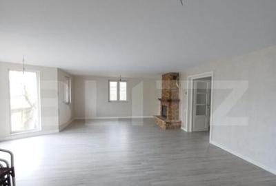 Casă cu 5 camere cu Teren 1590 Mp în Luna - 3