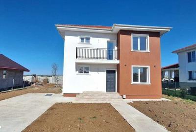 Casă cu 4 camere cu Teren 164 Mp în Crevedia