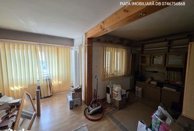 Apartament cu 4 camere decomandat în Central - 3