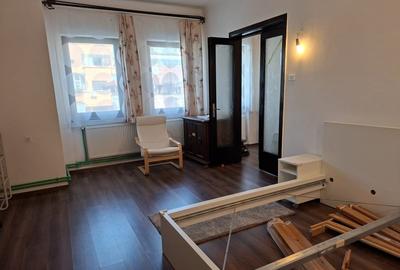 Apartament cu 4 camere semidecomandat, mobilat în Ștefan cel Mare - 2