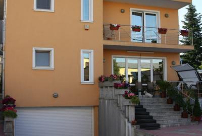 Casă cu 6 camere cu Teren 569 Mp în Băneasa