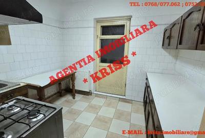 Ofer Spre Inchiriere! Apartament 3 Camere POPA ?APCA Etaj 1 Confort 1 Decomandat Semi-mobilat - 2