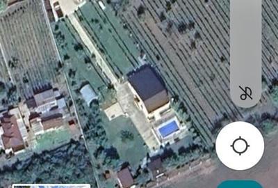 Casă cu 3 camere cu Teren 3280 Mp în Central - 1